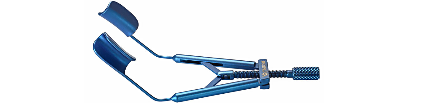 TMR308 SPECULUM ADJUSTABLE ADULT SOLID